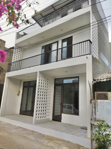 BÁN GẤP NHÀ 2 TẦNG MẶT TIỀN NGANG 8M TRUNG TÂM THÀNH PHỐ HUẾ -LH 085_86_87_880
