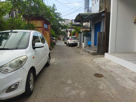 BÁN NHÀ 2,5 TẦNG 2 MẶT TIỀN CẠNH CHỢ BẾN NGỰ