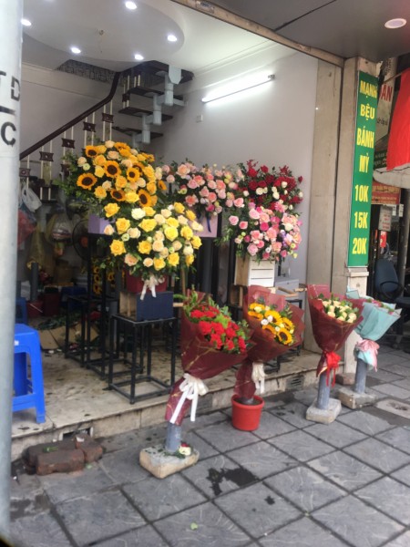 Bán cửa hàng kinh doanh Minh Khai, vỉa hè, lô góc, 2 tầng, mặt tiền