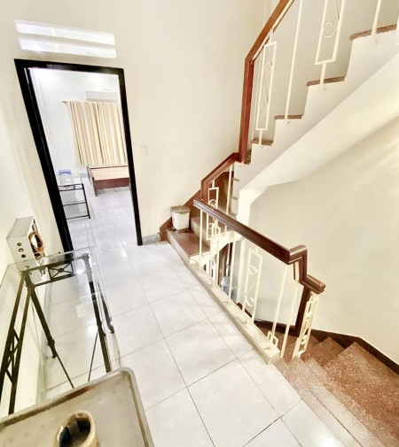 Mặt tiền Nguyễn Thái Học 126m2, 4 tầng, 6PN, Hẻm sau 3m thông Nguyễn Công Trứ