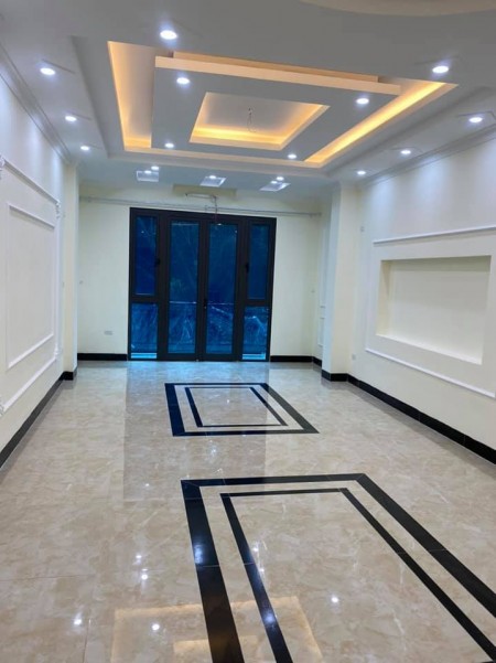 Cho thuê tầng lửng mặt phố xã đàn gần ngã tư phạm ngọc thạch đống đa diện tích 80m2 x 7 tầng, mặt tiền rộng 5m .
