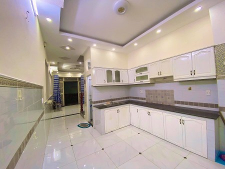 Bán Nhà Phố Đường Hoàng Hoa Thám Quận Phú Nhuận. DT: 38m2. LH: 0932.155.399.