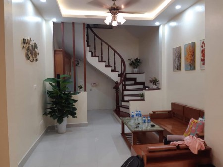 Bán nhà Kim Giang 35m2x4T, 15m ra ô tô tránh, khu dân trí cao, nhà đẹp ở ngay 2.95 Tỷ