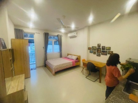 Bán nhà CHDV, 115 phòng, gần Etown, 65 tỷ, 300m2, đầu tư cho thuê, cao cấp.