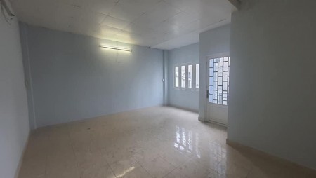Gấp Nhà Hẻm 4 Tầng DT 27m2 Trung Tâm Trần Phú P9 Q5 Giá 2.9 Tỷ.