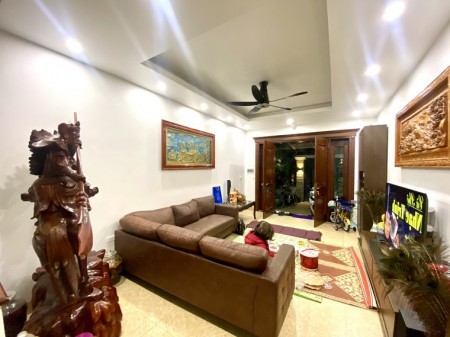  BÁN NHÀ Ở, Phố Nguyễn Văn Cừ, 5 tầng x 43m2, chỉ 3.95 tỷ