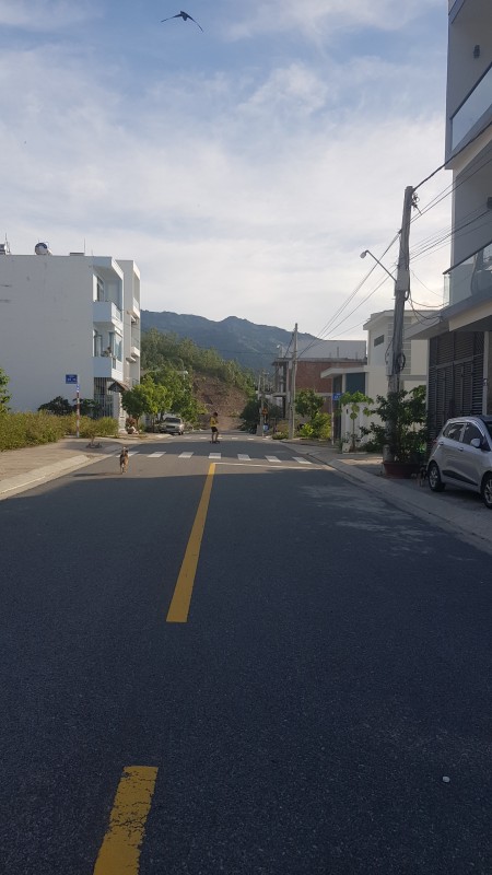 Bán lô đất khu Hòn Rớ 2 lô số 109 đường rộng 13m, tp. Nha Trang