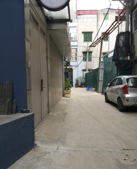 Bán nhà Lạc long Quân, Hà Nội 27m2, 4 tầng, giá 3,1 Tỷ.