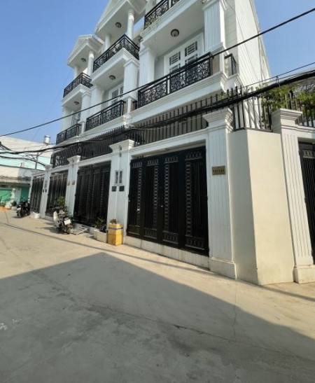 Băn căn góc 2 mặt tiền đường 16 Phạm Văn Đồng, ngay vòng xoay Bình Triệu, nhà mới, shr