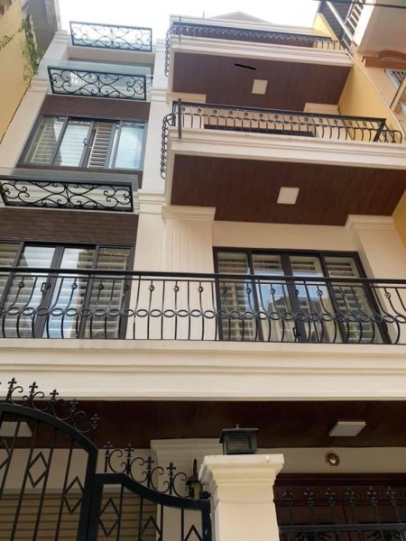 Mặt ngõ kd, sầm uất 50m lô góc chỉ 5 tỉ mt 4m7 ngõ 3m phố Tôn Đức Thắng. 0352817810