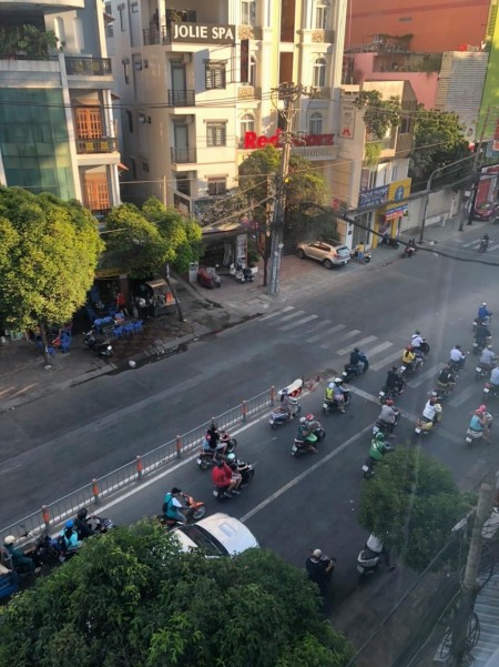 Cho thuê nhà MT Nguyễn Thái Sơn, P.4, GV, DT : 4*18, 4 tầng, giá chỉ 35tr