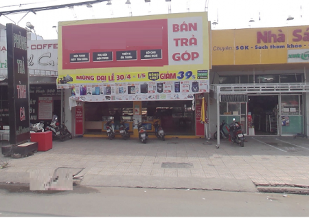 Mặt Tiền Đường Âu Cơ, dân cư đông đúc
