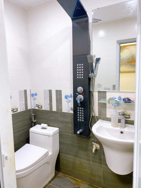 Bán gấp nhà mới Hoàng Mai ngõ thông, ô tô 5m, dt 36m2, 4 tầng chỏ 2.7 tỷ
