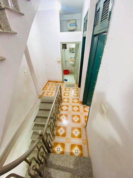 Văn Quán nhỏ tiền, 1 nhà ra ô tô, dân trí cao, hàng xóm tốt, 3 tầng đúc thật