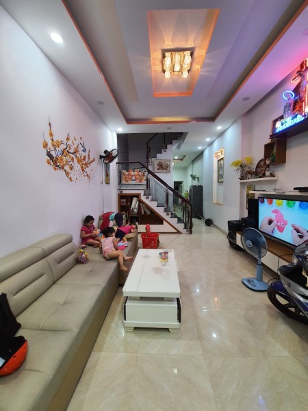 Bán nhà Ngay Sau Chợ Trung Chánh 2 Tầng DT 76m2 Giá 3Tỷ 95