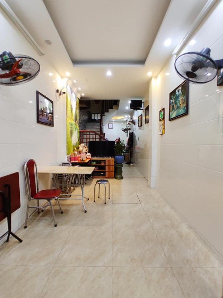 Cực Hiếm Chỉ 2,95 tỷ Bán Nhà Hoàng Mai, Phố Vĩnh Hưng, Phố Ô tô Tránh