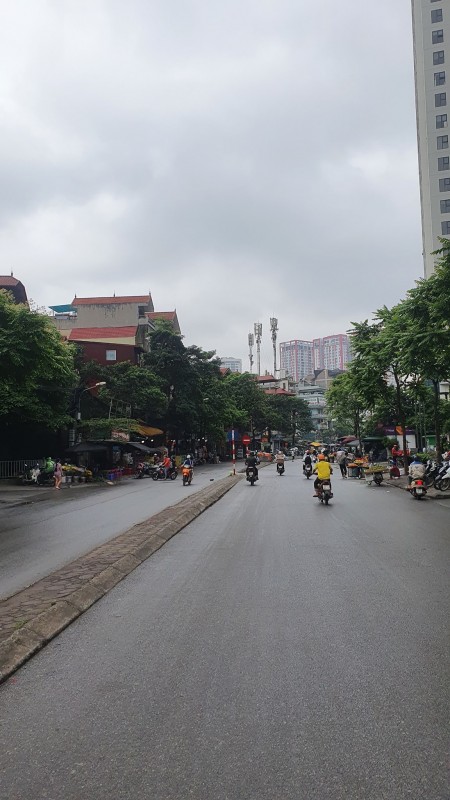 NHÀ 5T CẦU GIẤY, DT:40M2,MT:5M – KD VĂN PHÒNG – Ô TÔ VÀO NHÀ,GIÁ : 5.7 TỶ.LH : 0961427470.