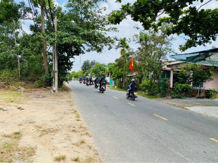 Vội việc bán 2 nền trung tâm giá rẻ