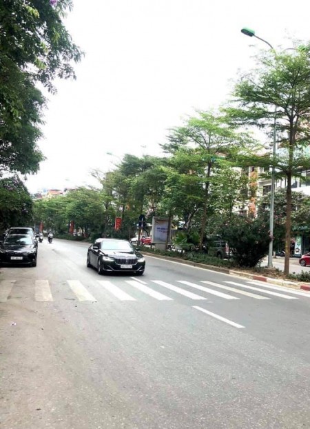 Mặt phố Linh, đường ô tô vào tận nhà 55m 5 tầng, giá 4.25 tỷ, nhà đẹp