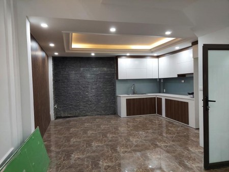 Nhà 5 tầng mới đẹp, gần Royal City, lô góc, 2 thoáng vĩnh viễn, ngõ ba gác