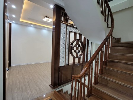 Bán nhà Thái Hà, đẹp Vip, lô góc, ô tô tránh, kinh doanh đỉnh, dt 562, 4 tầng, mt 4m, chỉ 15.8 tỷ