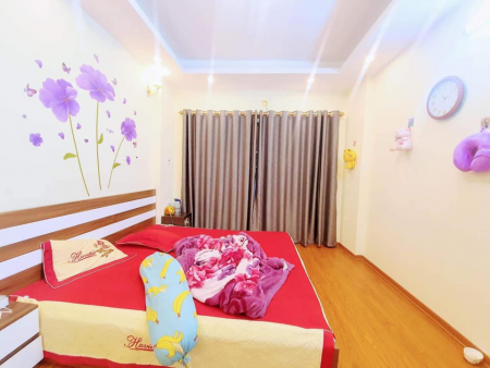Nhà đẹp Khương Trung ở luôn, ô tô cách nhà 50m, nội thất 5 sao, 27m2, 4 tầng, giá 2.3 tỷ, mt 3.3m