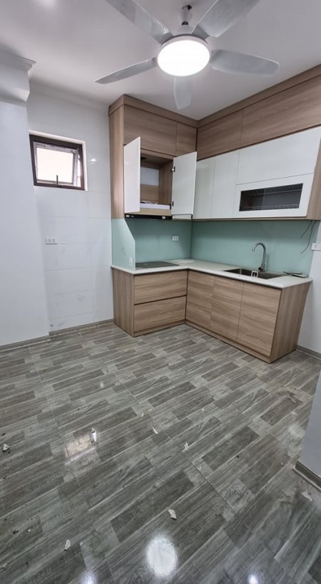Chính chủ bán tòa nhà Cầu Giấy 90m, 9T, Ô tô đỗ cửa. Dòng tiền hơn 100tr. Nhỉnh 20 tỷ