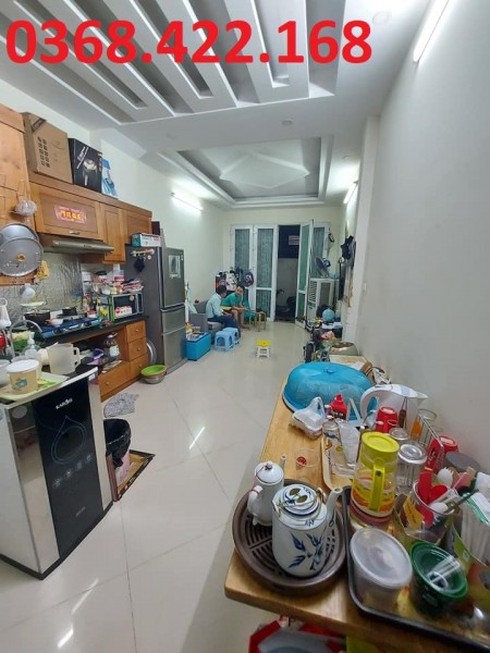 Duy nhất 1 căn tại Hoàng Quốc Việt 5 tầng, dtsd 38m2, giá 3.9 tỷ,