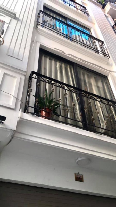 Ô tô đõ cửa, ngõ nông, Thạch Bà 30m2, 5 tầng, nhỉnh 2 tỷ, ở được ngay
