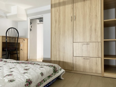 Cho thuê căn hộ đầy đủ nội thất, máy giặt riêng, gác cao 1m8 đường Lý Phục Man, Quận 7, giá chỉ 5tr5