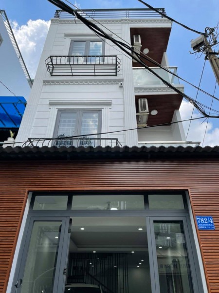 Bán nhà góc 2 mặt tiền hẻm xe hơi Trường Sa, 1 trệt, 2 lầu 50m2, Quận 3, lh 0898927979