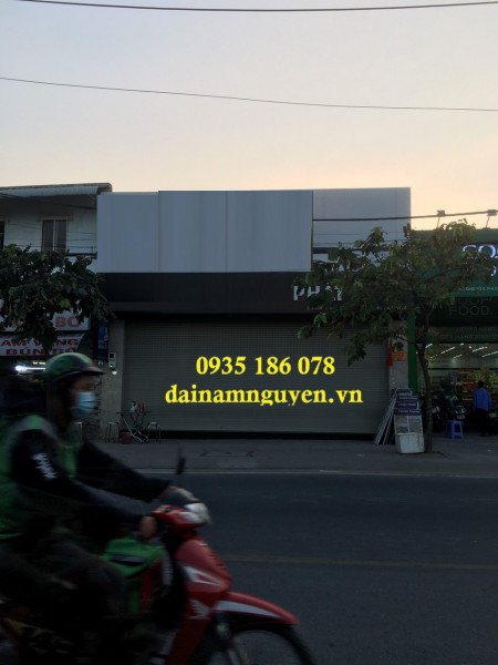 Nhà nguyên căn - mt 6 x 17 - sầm uất Hòa Bình