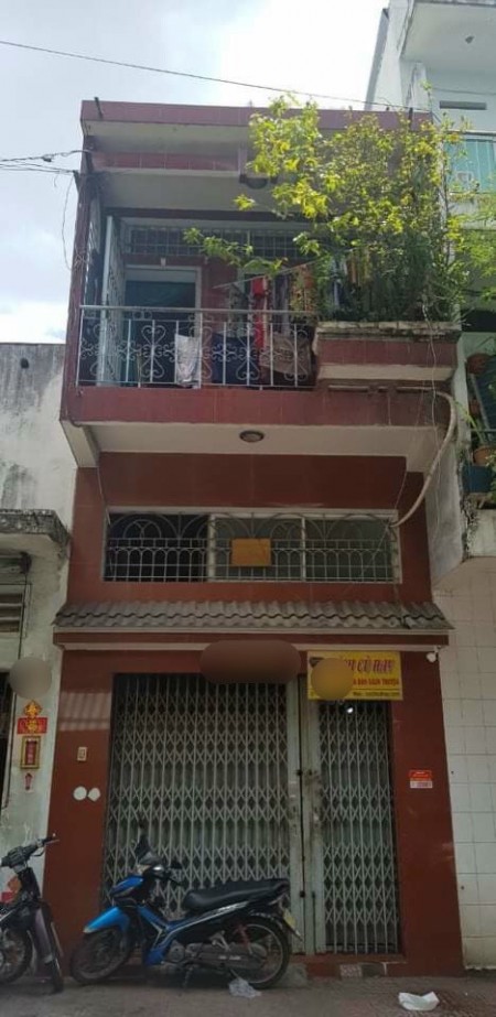 Cần tiền bán gấp nhà MTNB 9m Lạc Long Quân, F.5, Quận 11