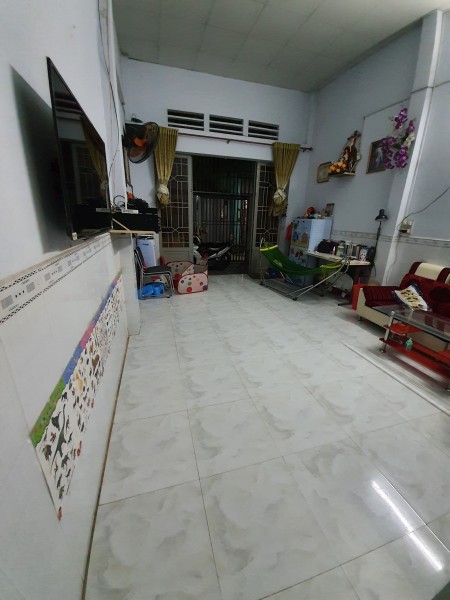 Bán nhà Nguyễn Thị Sóc Gần Chợ Đầu mối HM 70m2 SHR 2 Tỷ 6