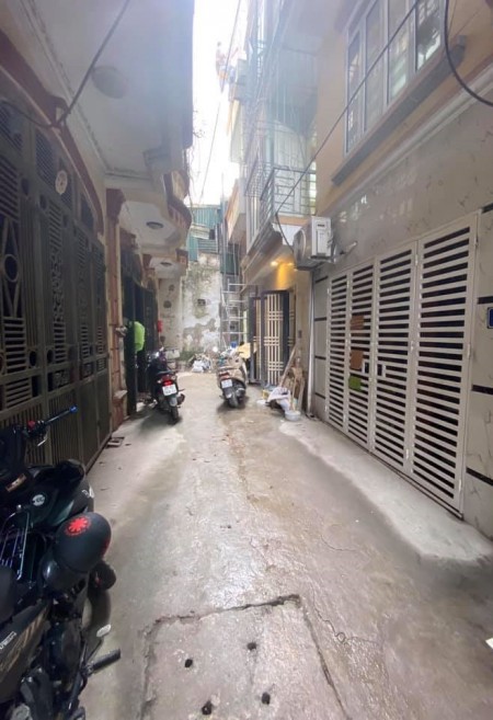 Bán nhà Trương Định, Hoàng Mai 32m2, giá 2.8 tỷ