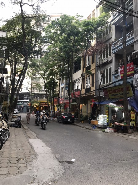 Bán Đất Hoàng Quốc Việt 70m2, mặt tiền 4.6m, ÔTô tránh nhau