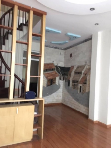 Bán nhà đẹp ở luôn ngõ Thịnh Hào 3, dt 38m2 x 5 tầng giá 3,8 tỷ. LH 0869381258