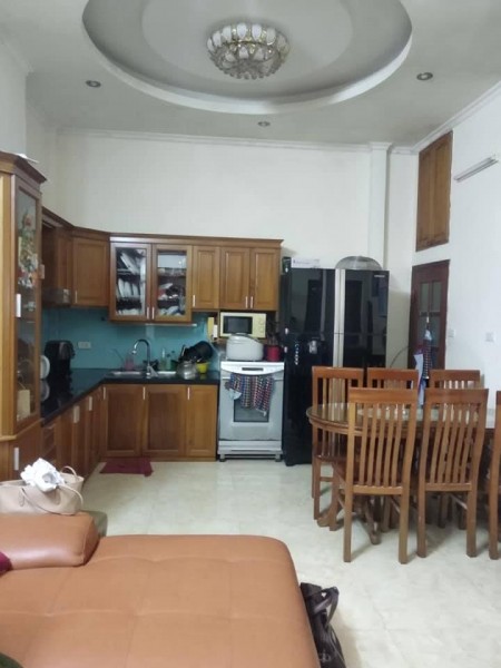 Bán nhà ngõ 302 đường Láng 4 tầng x 45m2 giá 3,8 tỷ. LH 0912442669