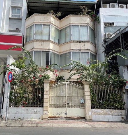 Cho thuê nhà Mặt tiền Đường Trần Đình Xu, P.Nguyễn Cư Trinh, Q1. DT: 9 x 22m, 2 lầu