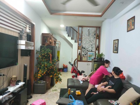Nhà đẹp Thanh Nhàn giá rẻ cách phố 50M ngõ 3 gác, 60M, 4 tầng, Mt 3.7, Giá 4.2 Tỷ