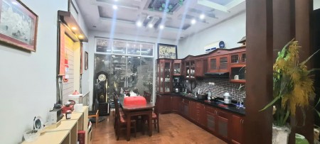 Bán nhà đường Võ Chí Công, 5m oto quay đầu, 4 tầng bê tông cốt thép