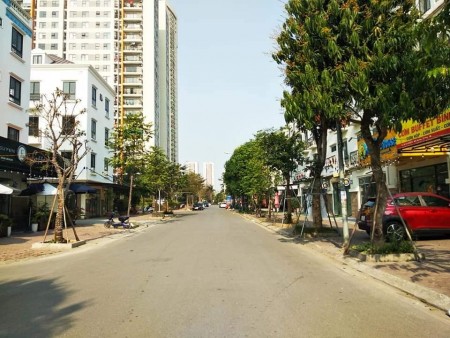 Bán nhà Thanh Liệt ô tô tránh, ô tô vào nhà, kinh doanh cực tốt 60m2, mt5m, giá 4.2 tỷ
