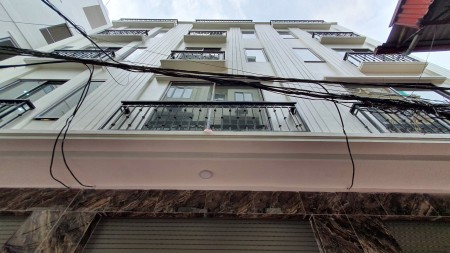 Bán 11 căn nhà phân lô mới 100% trung tâm Q. Cầu Giấy, giá chỉ từ 4-5 tỷ!