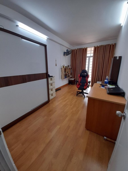 Nhà sát mặt tiền đường lớn, diên tích khủng 100m2, 2 tầng, hẻm Nguyễn Văn Khối, Gò Vấp