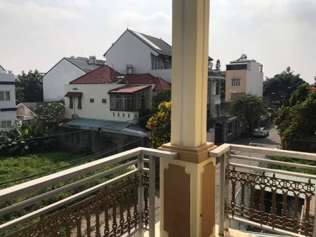 SIÊU PHẨM CỰC ĐẸP ĐƯỜNG TO, XE HƠI ĐUA NHAU (DT 100M) GIÁ CHỈ 8.7TỶ