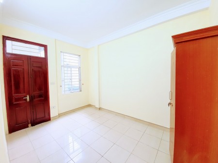 Thanh Trì ô tô 5m, nhà đẹp ở ngay 5 tầng 34m2 giá 2 tỷ 9
