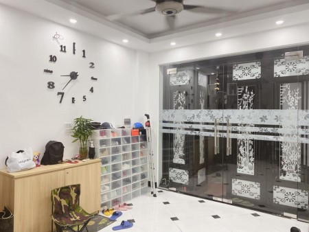 Bán nhà phố Nguyễn Trãi, Vị trí đắc địa gần ( Royal city) 32m2x5T 3.6 Tỷ.