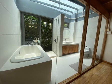 Bán nhà đẹp hẻm Vip 10m Trần Hưng Đạo, Khu văn phòng, tòa nhà Building, Công nhận đủ 5x15