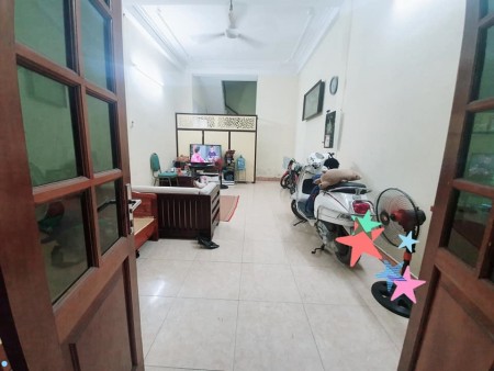 Bán Nnà hồ Ba Mẫu, Lê Duẩn, 41M2, 4T, 5.15Tỷ, gần hồ, MATIZ đỗ cửa, KD