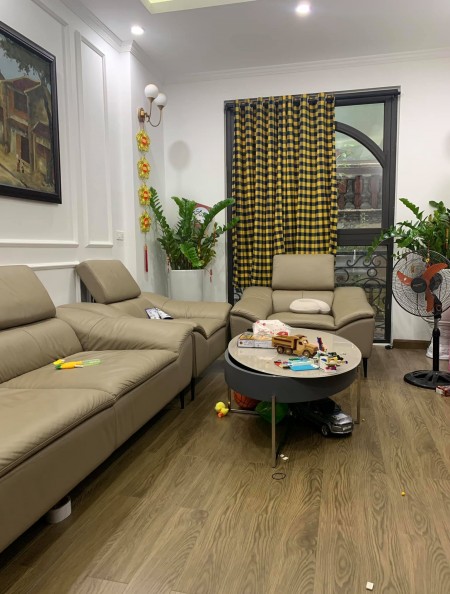 Bán nhà Nguyễn Văn Cừ 37m2*5T 20m ra ô tô Nhà đẹp nội thất xịn ngõ thông